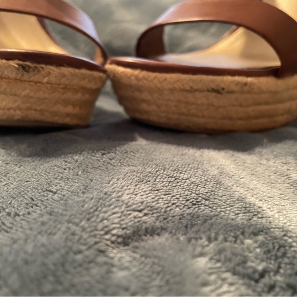 2/$20 Guess tan wedge sandals w/gold studs - Picture 4 of 4